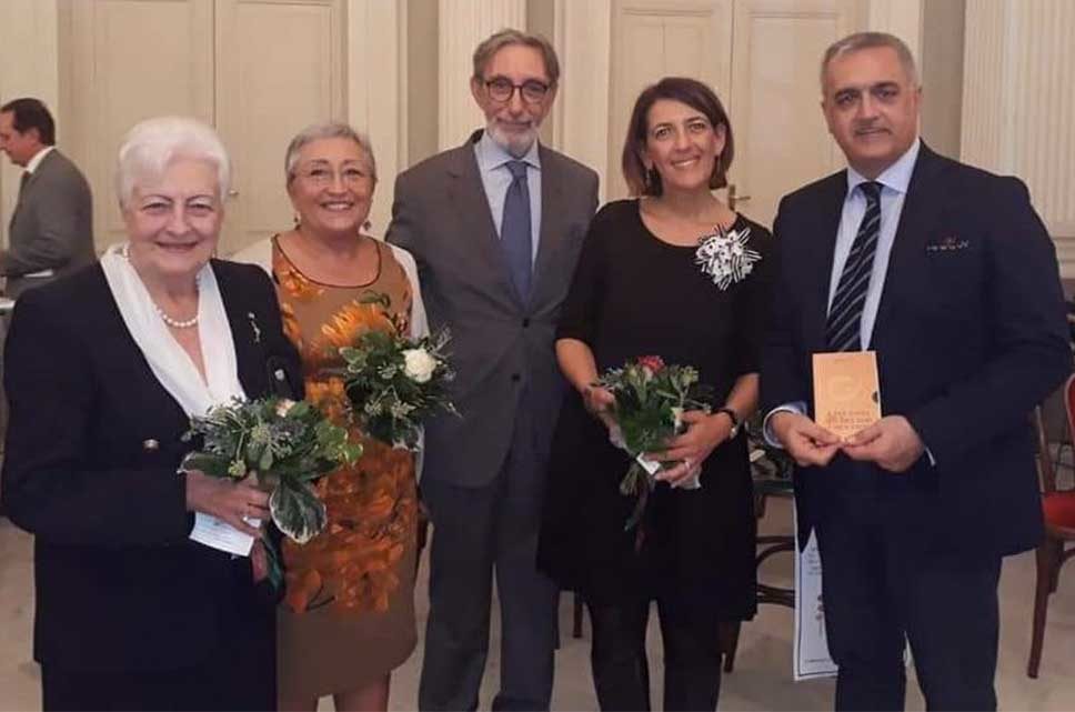Come fiori d’acciaio . . . le donne che hanno vinto il cancro si raccontano. Come fiori d’acciaio . . . le donne che hanno vinto il cancro si raccontano.