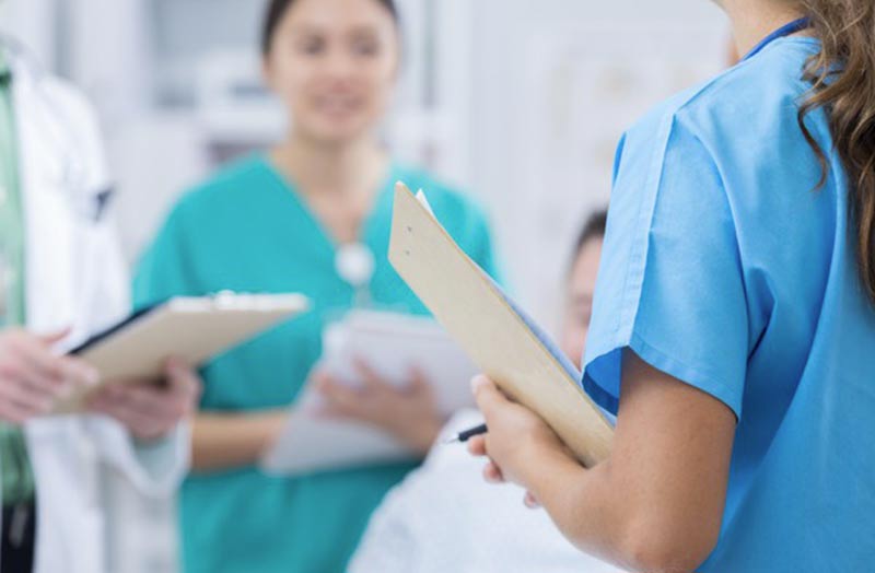La figura dell’operatore socio-sanitario La figura dell’operatore socio-sanitario